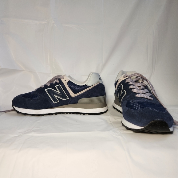 NIB New Balance Sneakers 574 Core WL574EVN - Picture 8 of 15